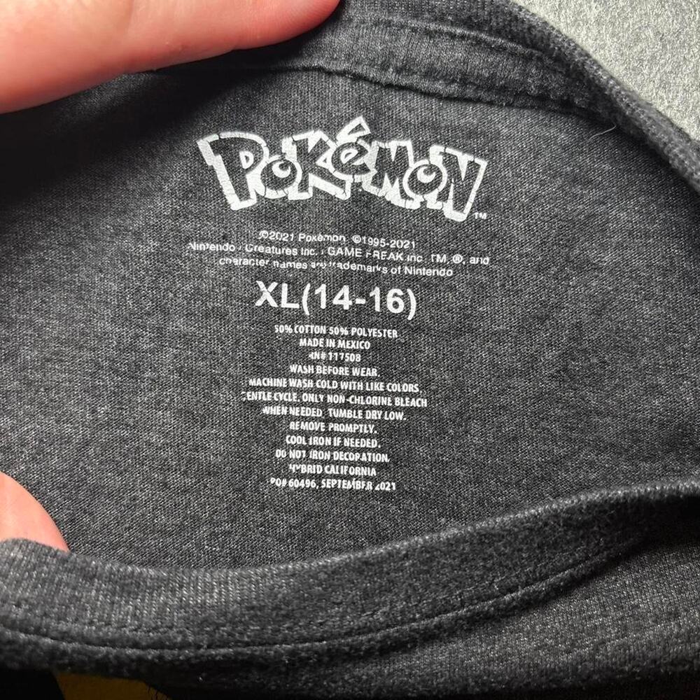 Pokemon Girls XL Graphic T-Shirt Heather Gray with Pikachu - Picture 2 of 7